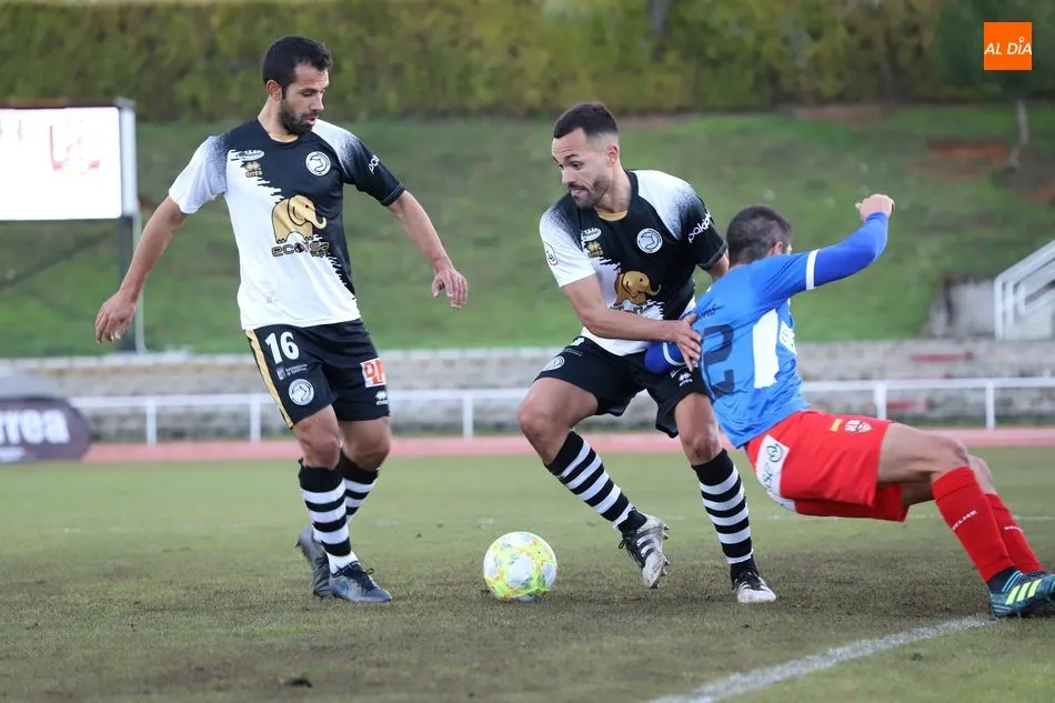 Portilla y Ayoze durante el encuentro ante el Logroñés / Archivo