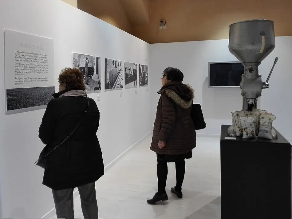 Foto 8 - &Aacute;ngel Centeno expone en el Museo del Comercio salmantino una muestra fotogr&aacute;fica sobre la...