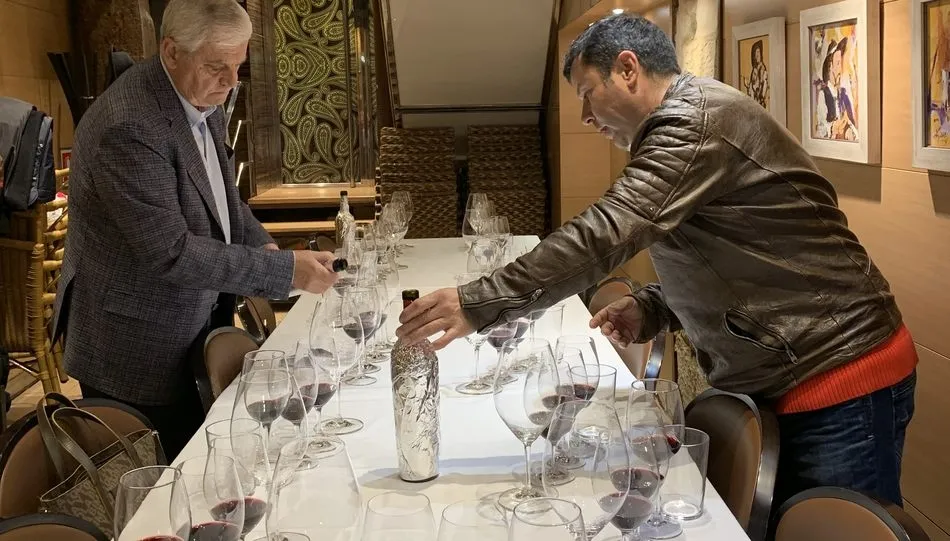 Jorde Luis fue el director de la cata de Titán del Bendito 2012 / JAVIER BRAGADO