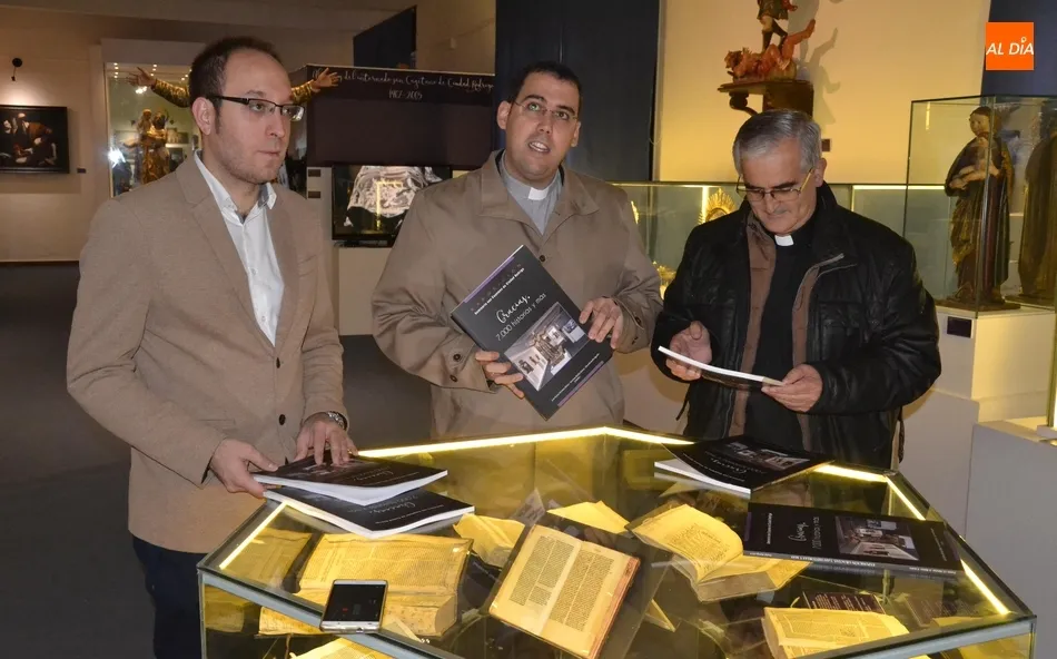 La exposición ‘Gracias. 7.000 historias y más’ queda para la posteridad con la edición de un ...