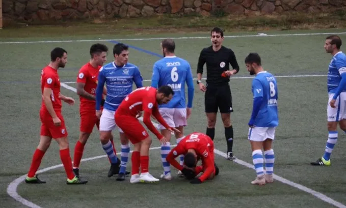 Foto 3 - Yago, Lolo y Mito ponen fin a la mala din&aacute;mica del Santa Marta frente a La Granja (3-0)