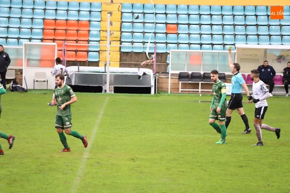 Foto 11 - Un mermado Salamanca UDS &lsquo;B&rsquo; sale goleado a manos del Astorga de un Helm&aacute;ntico irreconocible...