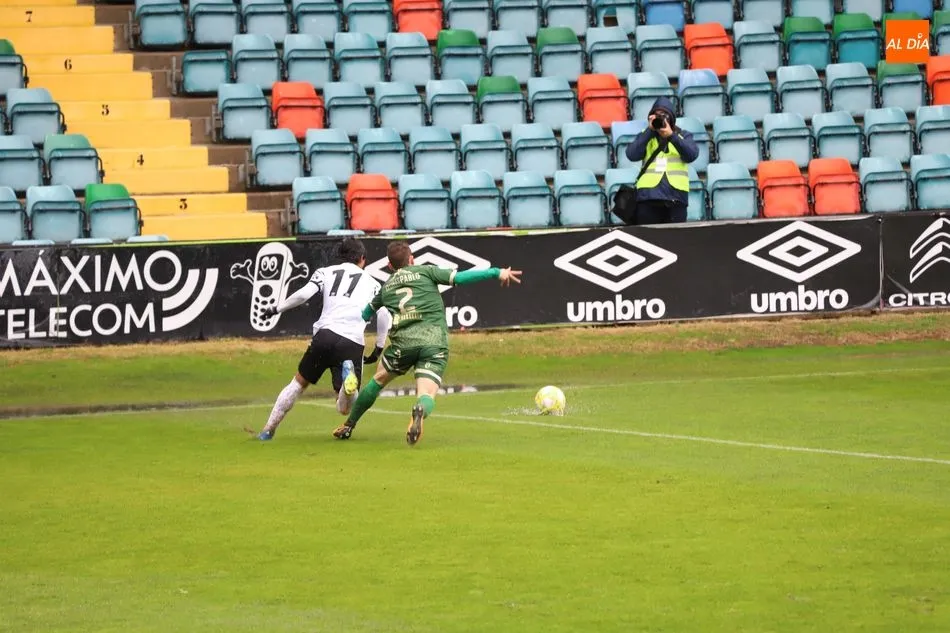 Foto 9 - Un mermado Salamanca UDS &lsquo;B&rsquo; sale goleado a manos del Astorga de un Helm&aacute;ntico irreconocible...