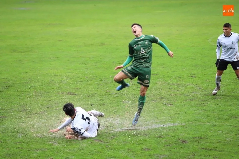 Foto 6 - Un mermado Salamanca UDS &lsquo;B&rsquo; sale goleado a manos del Astorga de un Helm&aacute;ntico irreconocible...