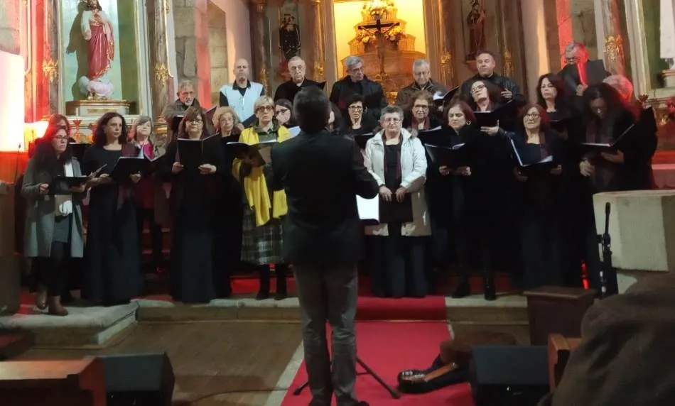 Foto 3 - La Coral D&aacute;maso Ledesma participa en Almeida en un Encuentro de Corales Luso-Espanhol  