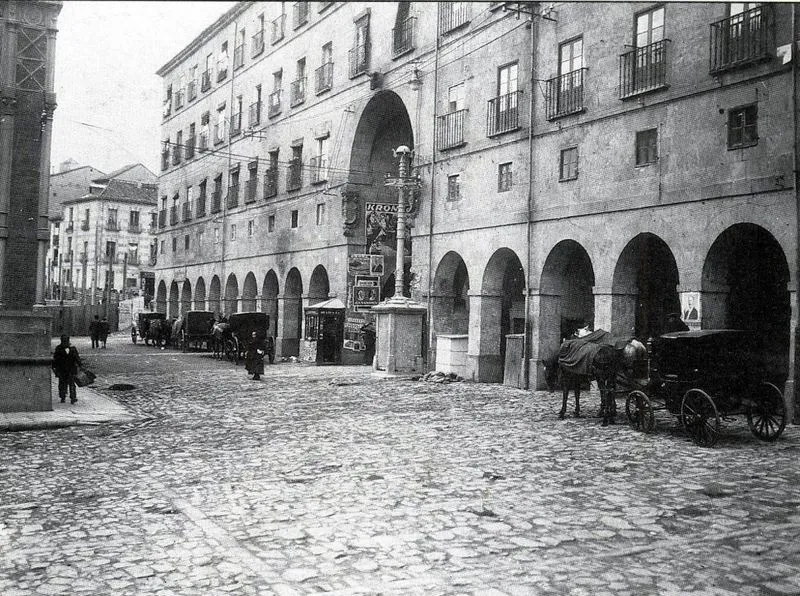 Foto 4 - La plaza del Mercado en otros tiempos