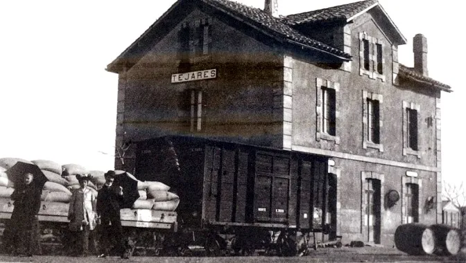 Tejares y su antigua estación de tren