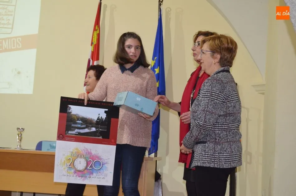 Foto 3 - La Hermandad de Jes&uacute;s Nazareno entrega los premios a los ganadores del Rally Fotogr&aacute;fico Solidario