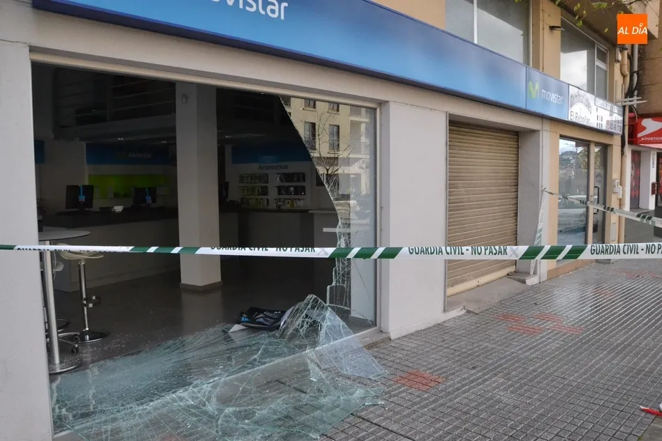 Foto 2 - Entran a robar de nuevo en la tienda de m&oacute;viles de la Avenida de Espa&ntilde;a  