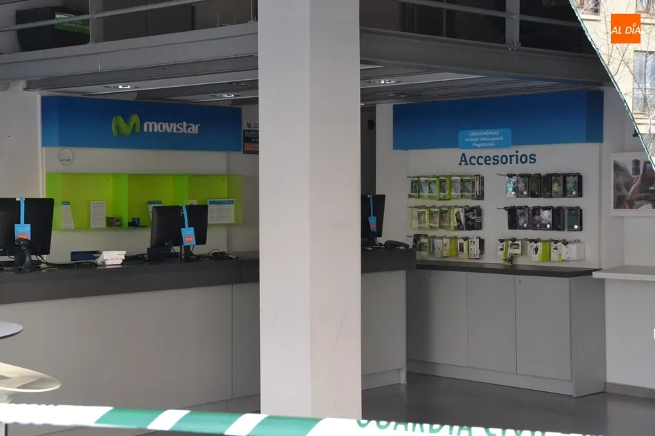 Foto 3 - Entran a robar de nuevo en la tienda de m&oacute;viles de la Avenida de Espa&ntilde;a  