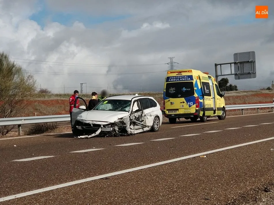 Foto 5 - Un conductor kamikaze circula varios kil&oacute;metros por la A-62 y provoca al menos un accidente