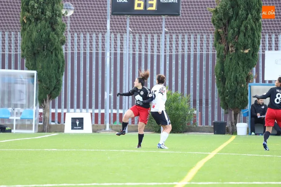 Foto 8 - Importante victoria del Salamanca UDS Femenino en su duelo directo frente al Torrelodones (4-2)