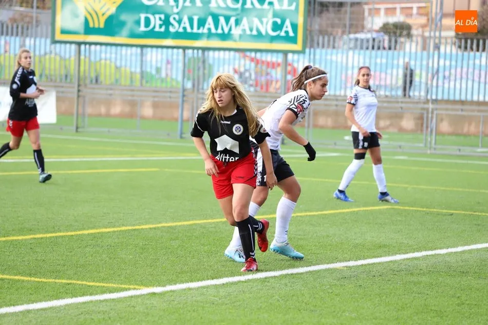 Foto 2 - Importante victoria del Salamanca UDS Femenino en su duelo directo frente al Torrelodones (4-2)