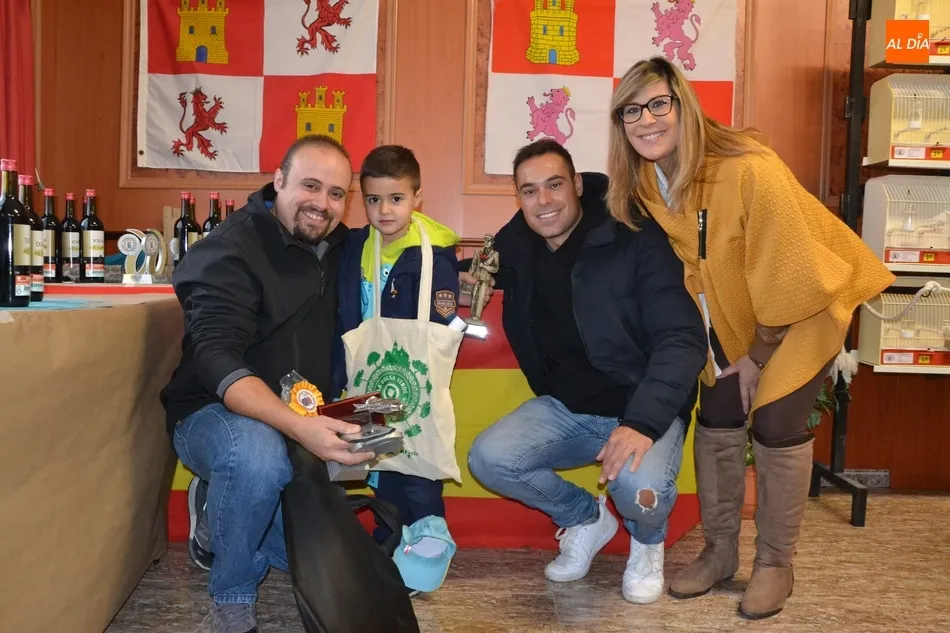 La Exposición Ornitológica se clausura con la entrega de premios y reconocimientos a 64 criadores ...