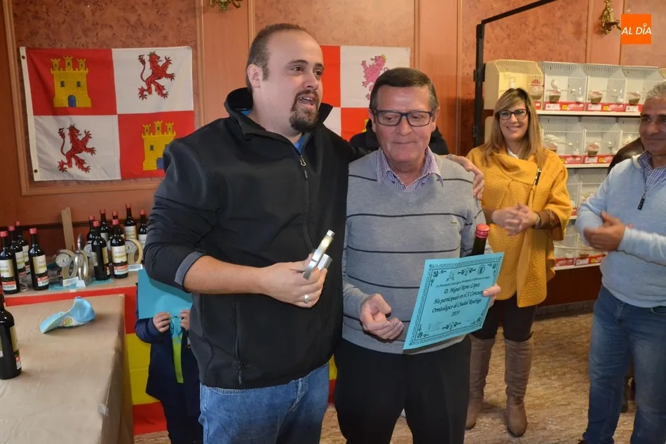 Foto 2 - La Exposici&oacute;n Ornitol&oacute;gica se clausura con la entrega de premios y reconocimientos a 64 criadores ...