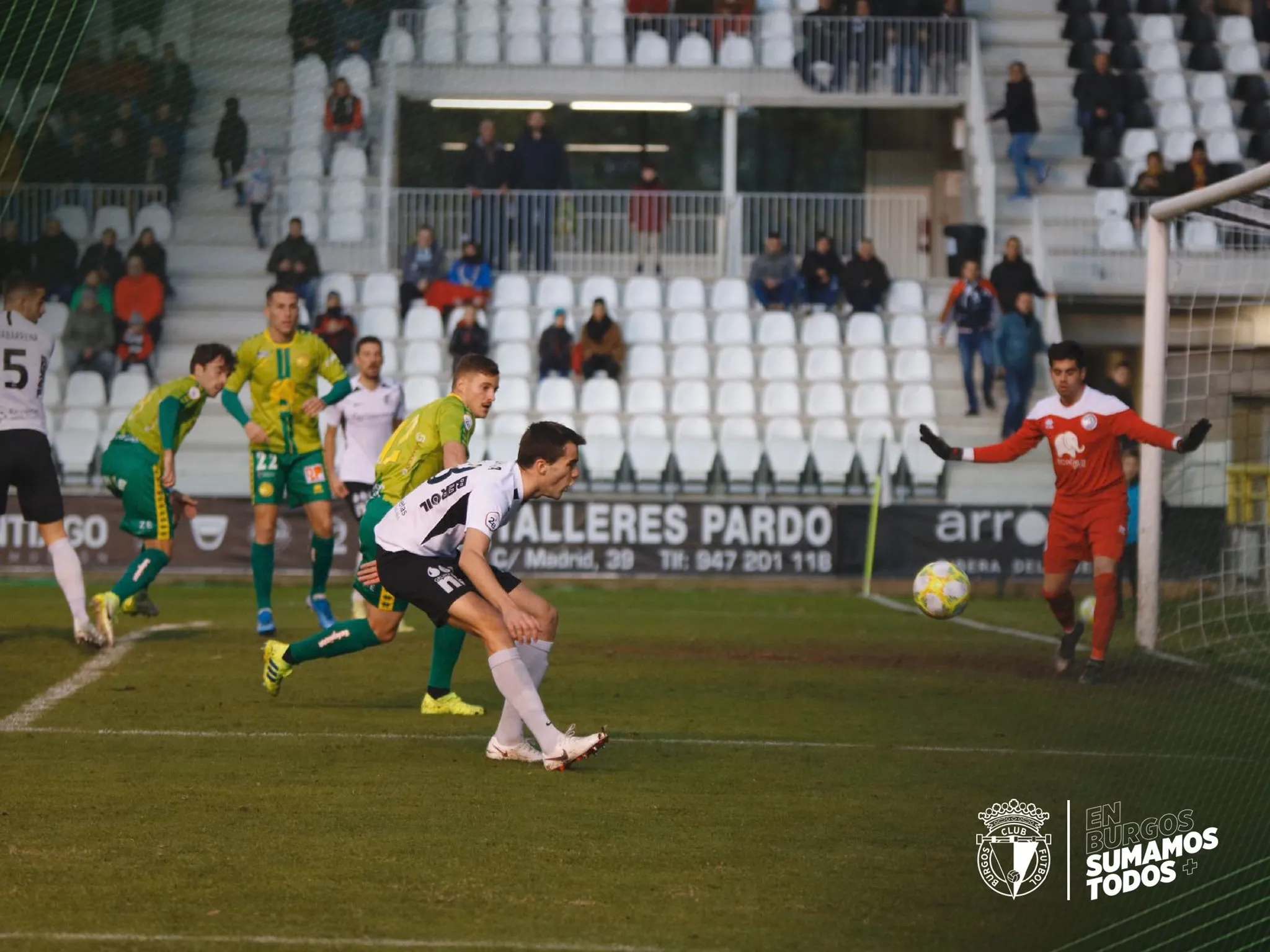 Acción del encuentro disputado entre el Burgos y Unionistas / Burgos CF
