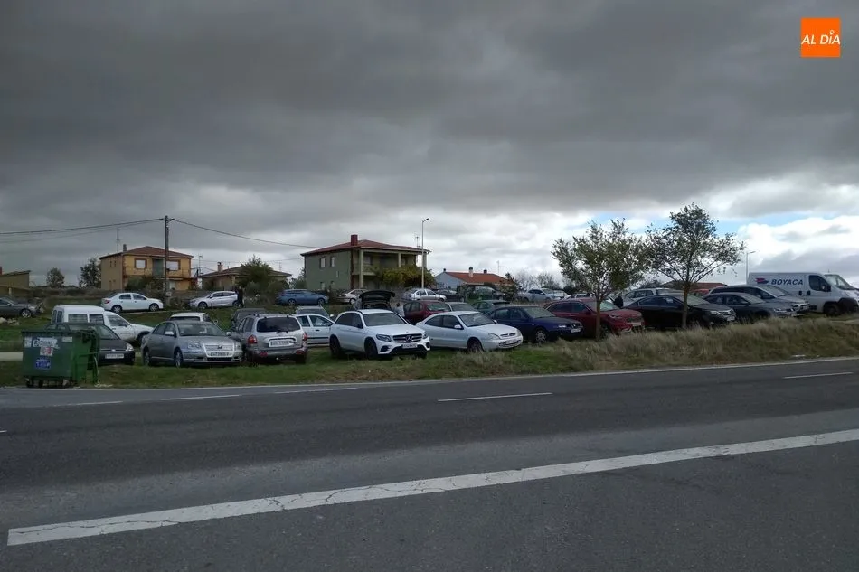 Foto 11 - La lluvia respeta al &uacute;ltimo mercadillo portugu&eacute;s de 2019 en Trabanca&nbsp;  