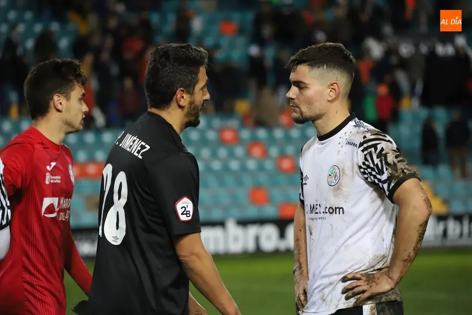 Foto 9 - El Calahorra amarga el debut de Larraz&aacute;bal con el Salamanca UDS (1-2)