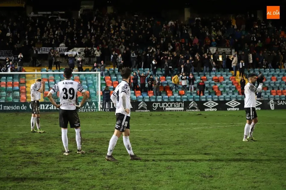 Foto 7 - El Calahorra amarga el debut de Larraz&aacute;bal con el Salamanca UDS (1-2)
