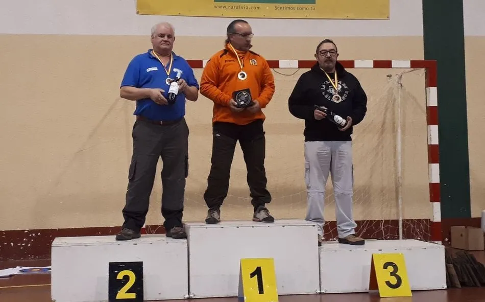 Foto 3 - Dos miembros de ArcoMir&oacute;briga firman doble podio en Salamanca  