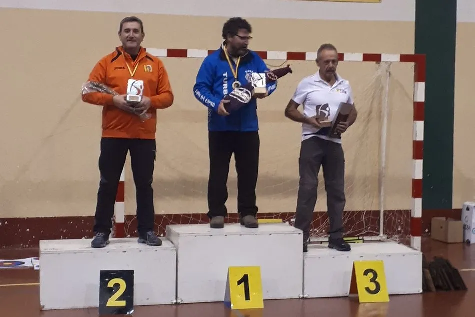 Foto 2 - Dos miembros de ArcoMir&oacute;briga firman doble podio en Salamanca  