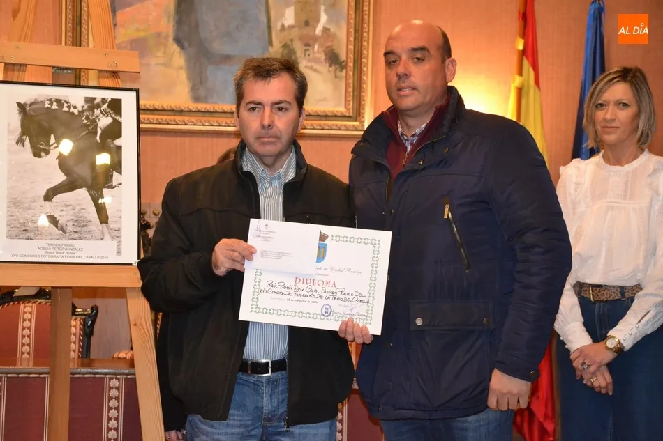 Foto 3 - Los ganadores del Concurso de Fotograf&iacute;a de la Feria del Caballo reciben sus premios  