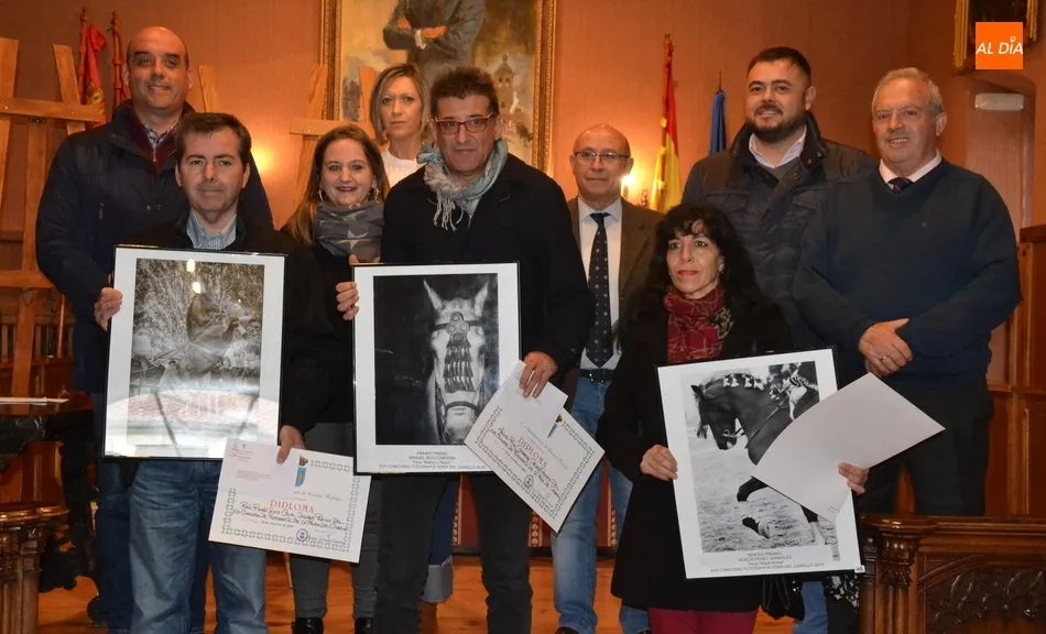 Los ganadores del Concurso de Fotografía de la Feria del Caballo reciben sus premios  