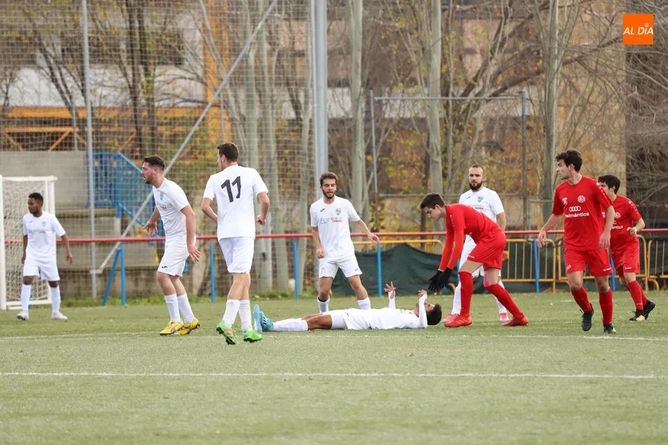 Foto 8 - Dos victorias, un empate y cinco derrotas, balance del fin de semana para el Alba de Tormes CF
