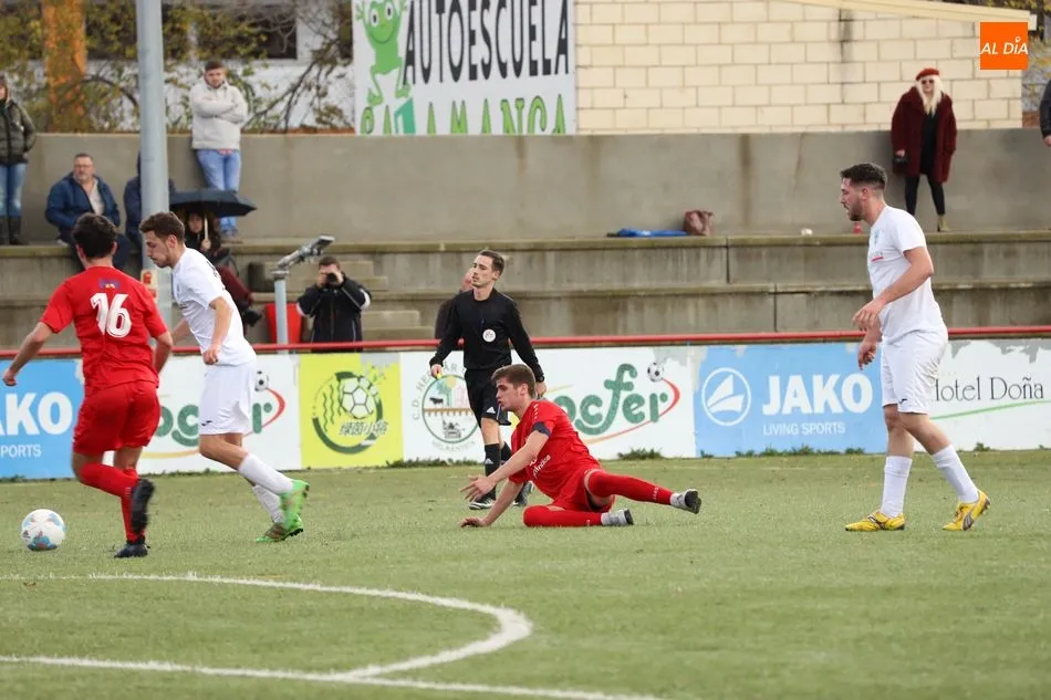 Foto 6 - Dos victorias, un empate y cinco derrotas, balance del fin de semana para el Alba de Tormes CF