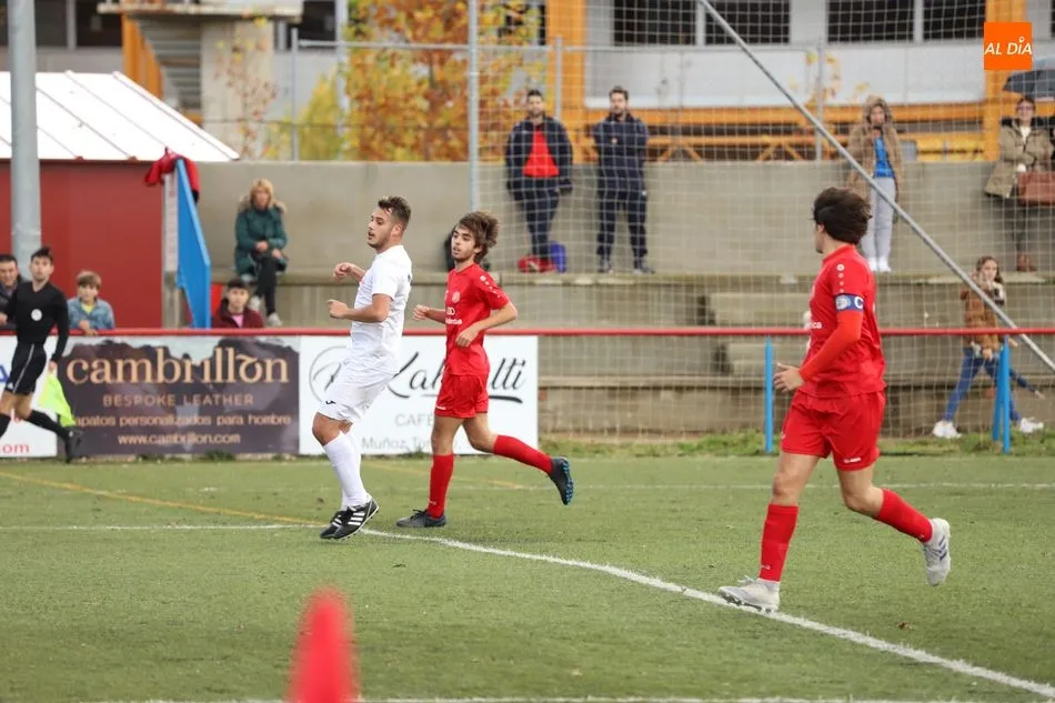 Foto 5 - Dos victorias, un empate y cinco derrotas, balance del fin de semana para el Alba de Tormes CF