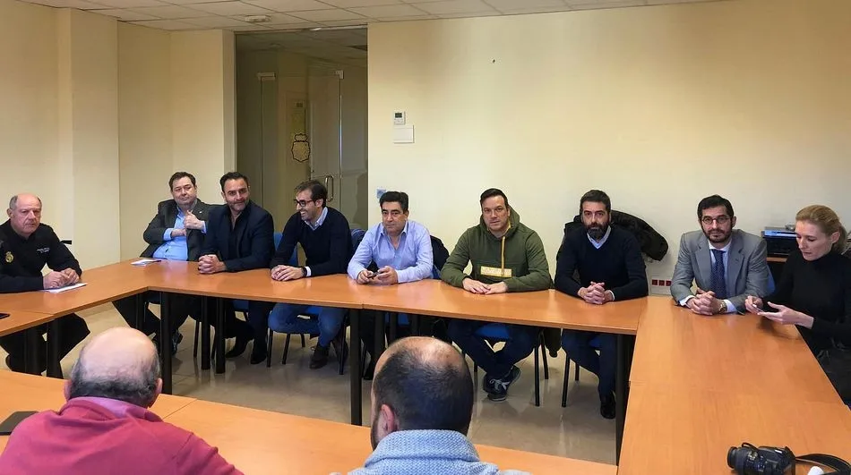 Los comerciantes y hosteleros de Salamanca se reúnen con la Policía Nacional para aumentar la...