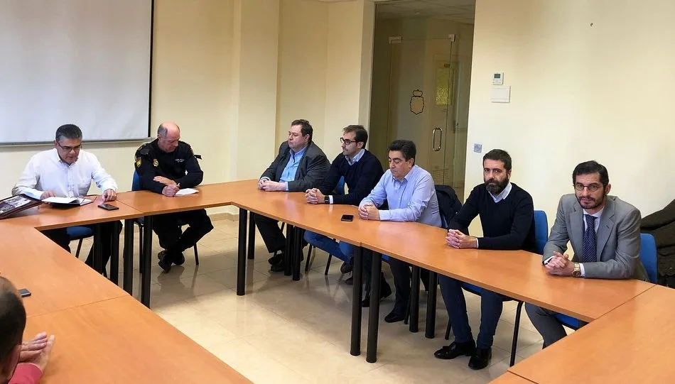 Foto 2 - Los comerciantes y hosteleros de Salamanca se re&uacute;nen con la Polic&iacute;a Nacional para aumentar la...