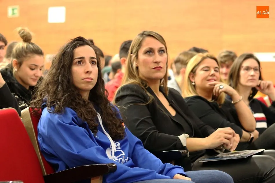 Foto 7 - Mujer y deporte, a debate en la Universidad Pontificia de Salamanca