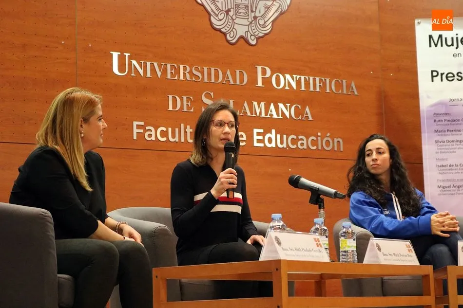 Foto 2 - Mujer y deporte, a debate en la Universidad Pontificia de Salamanca