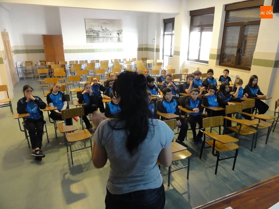 Foto 3 - Los alumnos aprenden a reciclar con el taller &lsquo;Otro final es posible&rsquo;