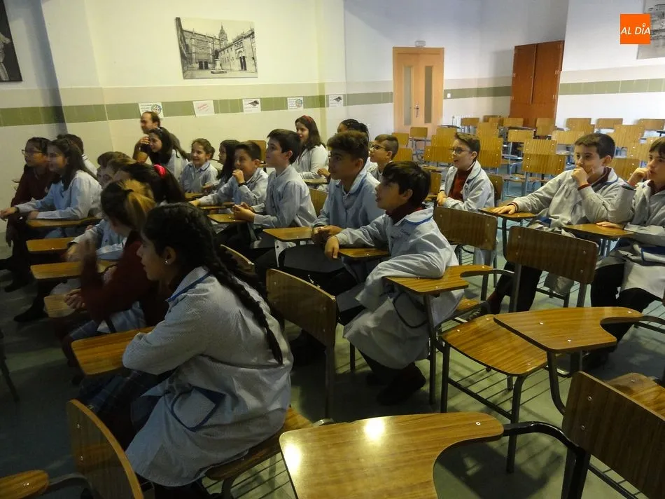 Foto 2 - Los alumnos aprenden a reciclar con el taller &lsquo;Otro final es posible&rsquo;