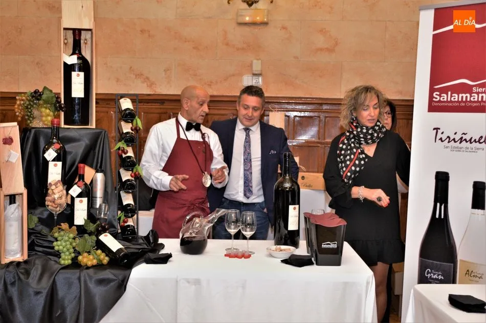 Foto 5 - La DOP Sierra de Salamanca presenta sus vinos en el Casino  