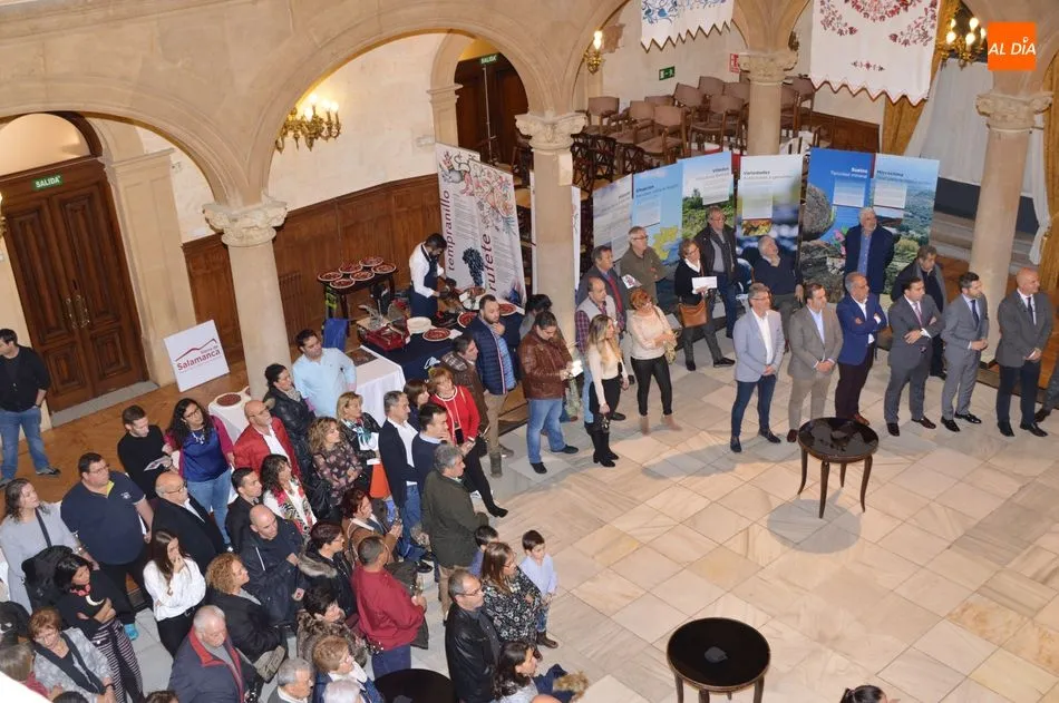 Foto 4 - La DOP Sierra de Salamanca presenta sus vinos en el Casino  