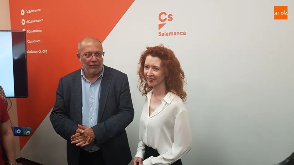 La teniente de alcalde y concejal de Ciudadanos en el Ayuntamiento de Salamanca, Ana Suárez, junto a su compañero de partido, Francisco Igea, al que ha defendido
