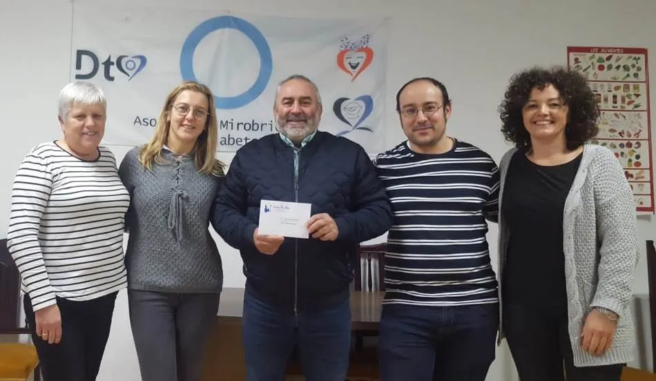 La Cofradía de San Blas entrega un donativo a la Asociación Mirobrigense de Diabetes  