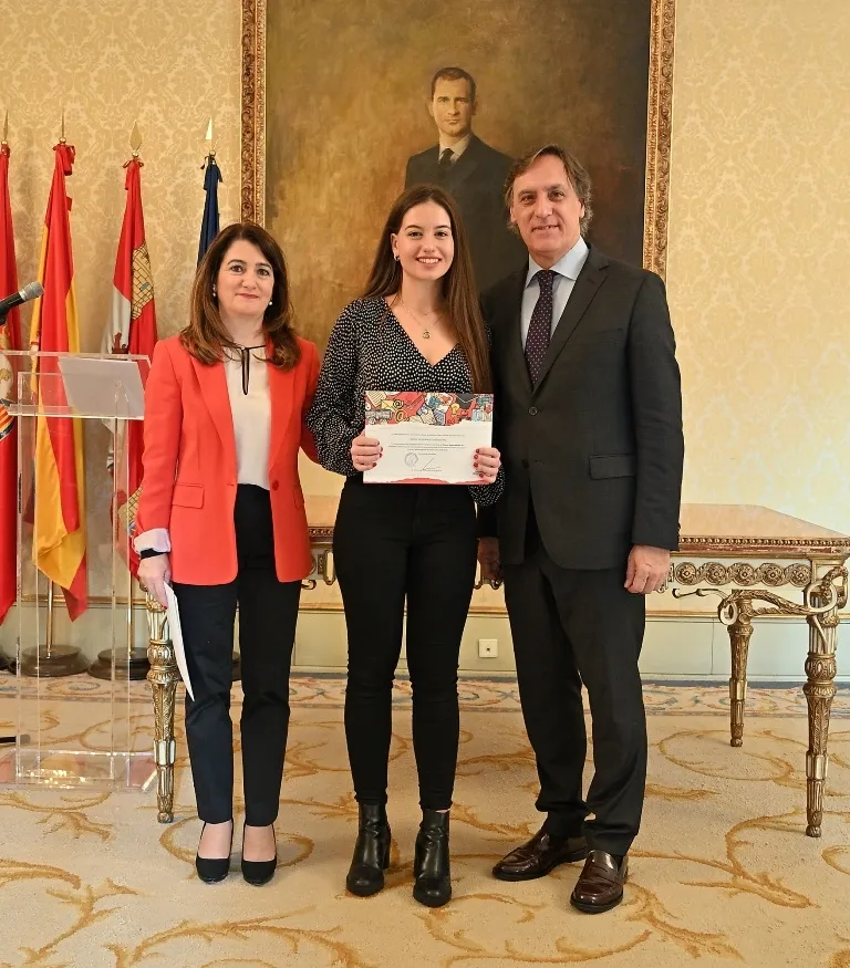 Foto 10 - El programa de fomento del talento se ampl&iacute;a con una visita al Centro Nacional de Investigaciones...