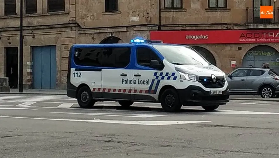 Foto 2 - La colisi&oacute;n de una moto y una bicicleta en la avenida Reyes de Espa&ntilde;a deja un herido