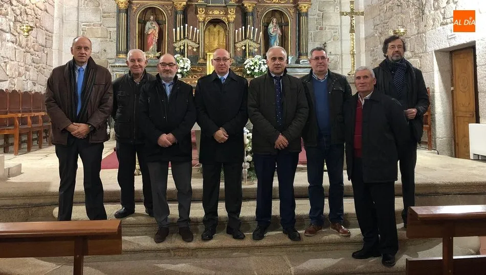 Responsables de Saloro y del Ayuntamiento de Barruecopardo tras la celebración de la misa