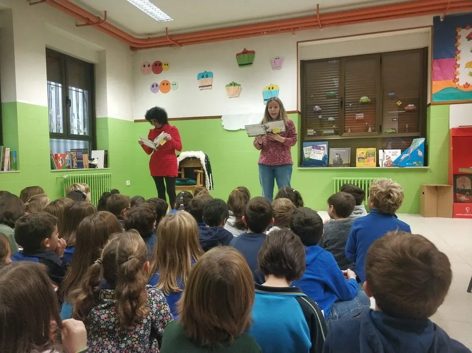 Foto 2 - Maristas fomenta la lectura entre los m&aacute;s peque&ntilde;os con sus &lsquo;Encuentros con escritores&rsquo;
