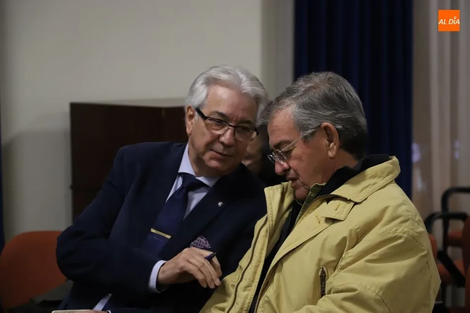 Foto 2 - El Ateneo de Salamanca aborda en una mesa redonda el dilema de comprar o alquilar una vivienda