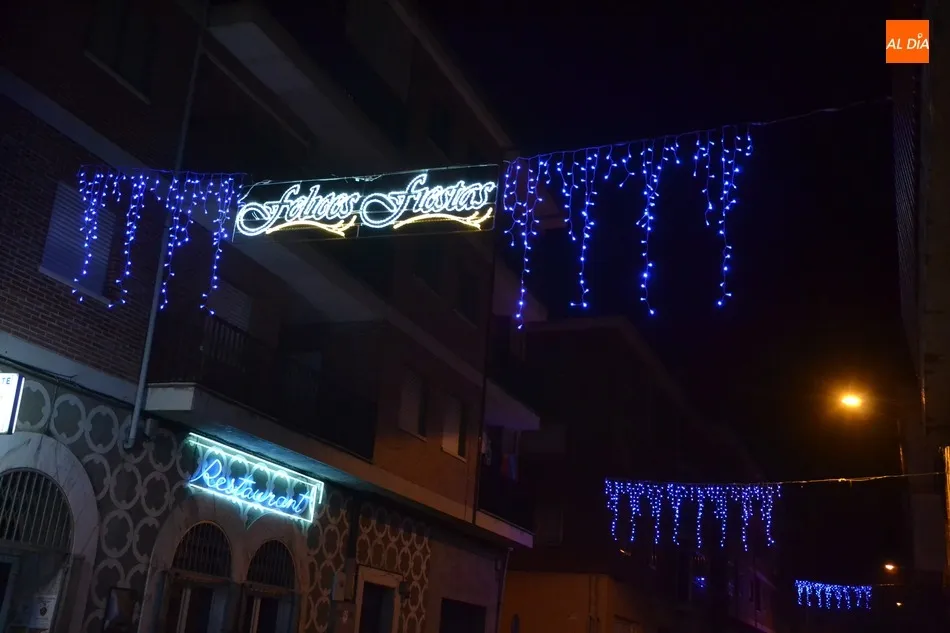 Foto 8 - Ciudad Rodrigo inaugura la Navidad 2019 con el encendido de su ampliado alumbrado  