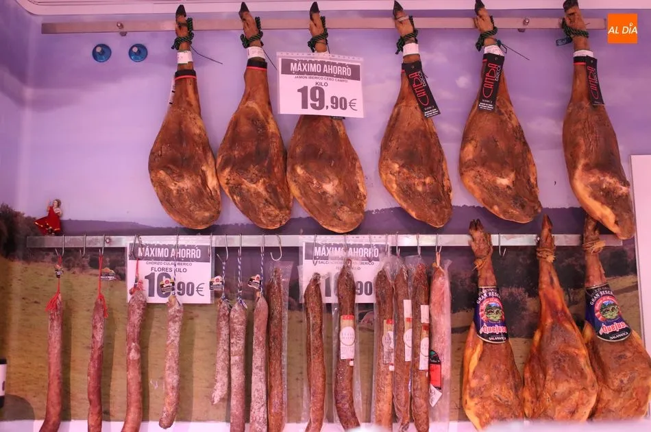 Foto 4 - La gastronom&iacute;a navide&ntilde;a llega con fuerza a Unide Market de Supermercados Cosme