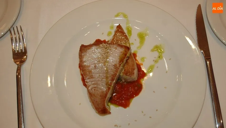 los menús ofrecen cuatro segundo a elegir entre carne y pescado