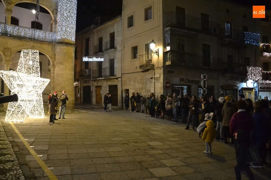 Foto 4 - Los comercios decoran las calles apostando por conceptos como los a&ntilde;os 40 o la ruta de los Reyes...
