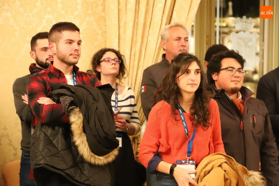 Foto 3 - Recepci&oacute;n en el Ayuntamiento a los participantes en el 35 Encuentro de J&oacute;venes Investigadores del ...